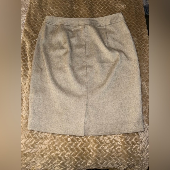 The Limited Mini Skirt. Size 8 - Picture 4 of 4